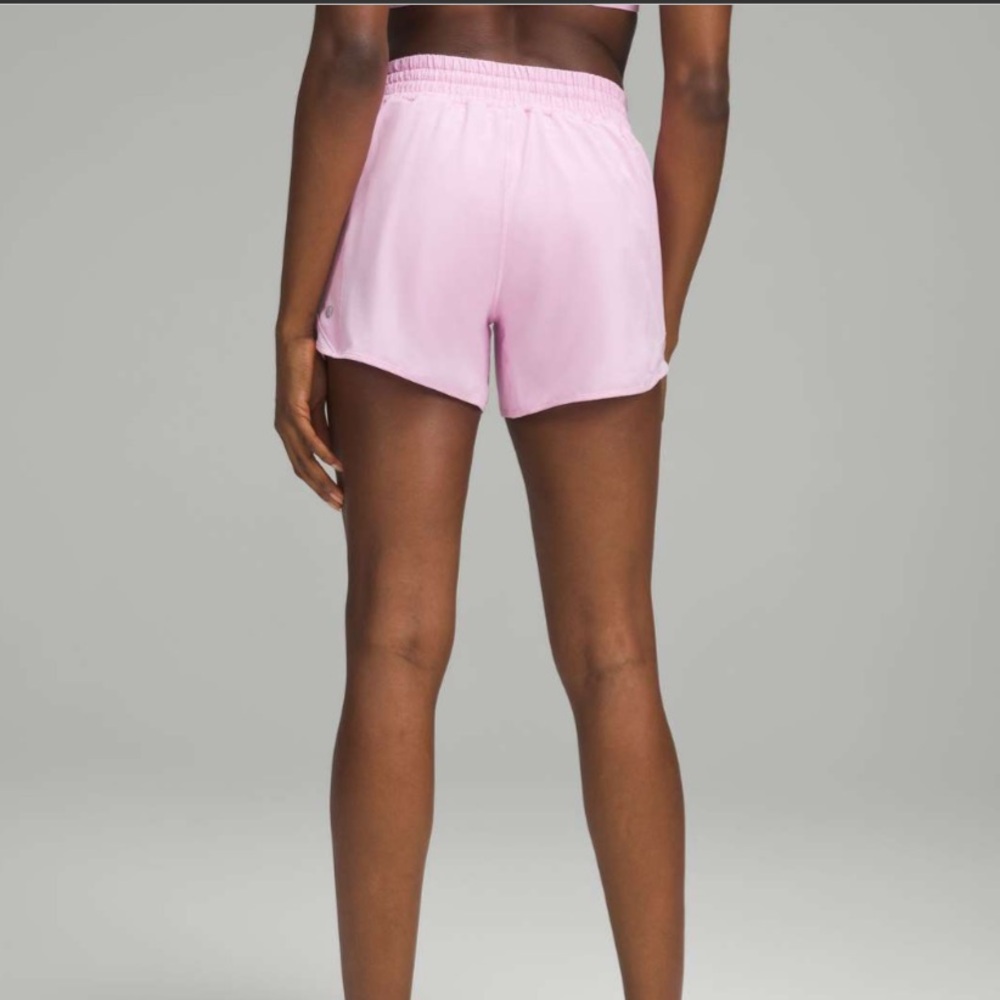 Lululemon Hotty Hot High-Rise Lined Shorts 4"
Vitapink Size 12 - Picture 4 of 13